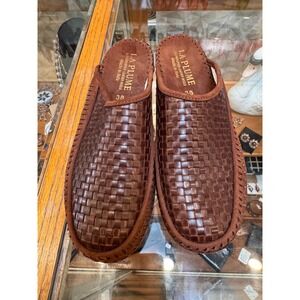 La Plume Women's Brown Woven Leather Mules